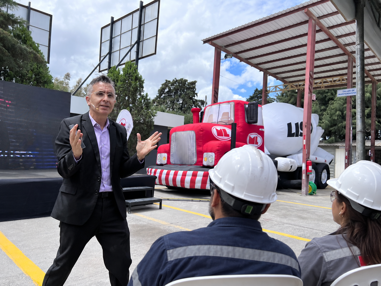 Diego Minevitz durante una experiencia de seguridad laboral y cultura preventiva